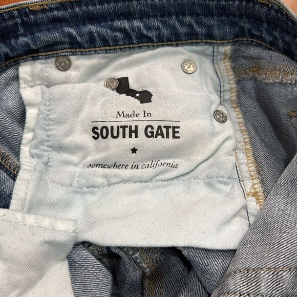 AG Adriano Goldschmied Women’s The Carrie Raw Hem Jean Shorts Size 26 - Picture 6 of 10